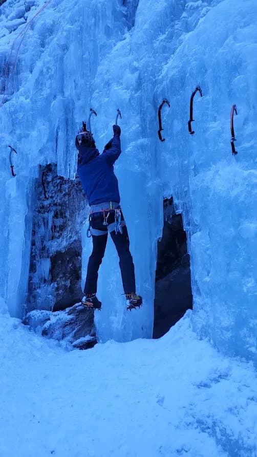 Technikübung beim Eiskletter Schnuppertag im Pitztal