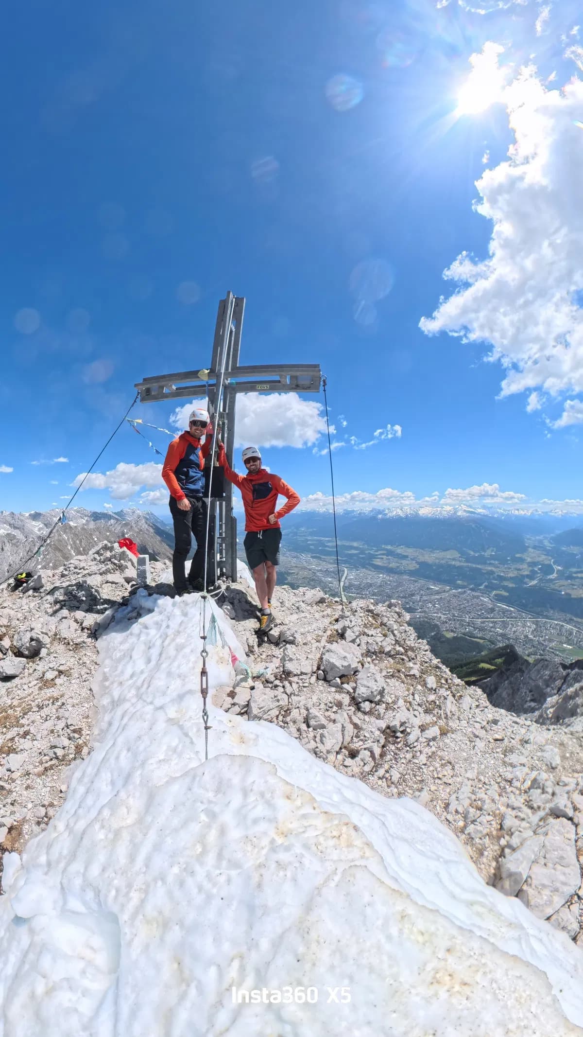 Am Gipfel der vorderen Brandjochspitze nach dem Brandjoch Südgrat