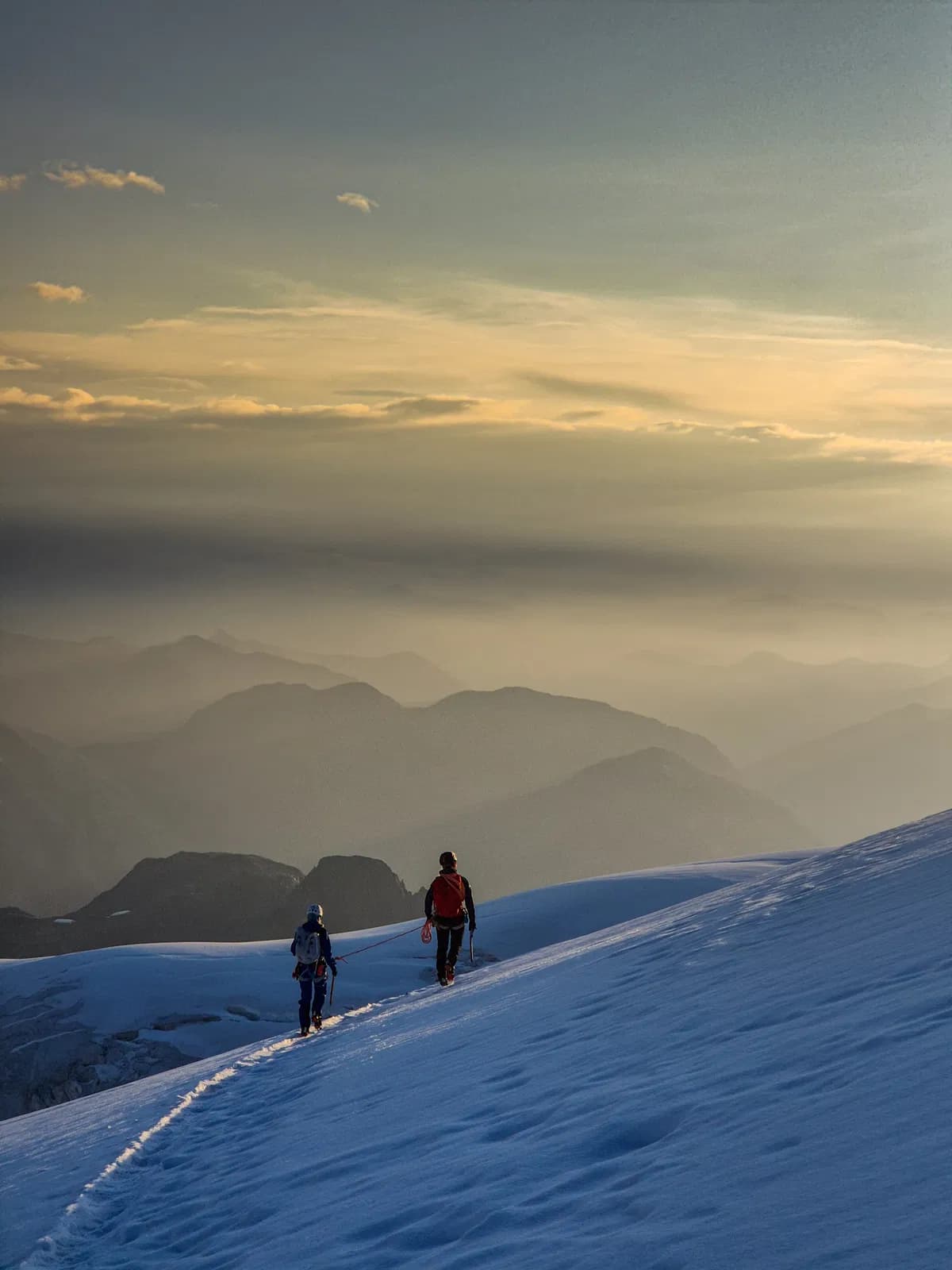 Auf der Bellavista Traverse mit Bergführer von der Marco e Rosa Hütte auf den Weg zum Piz Palü