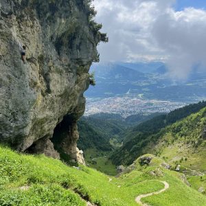 Innsbrucker Klettersteig - Von der Nordkette auf Innsbruck herunterblicken