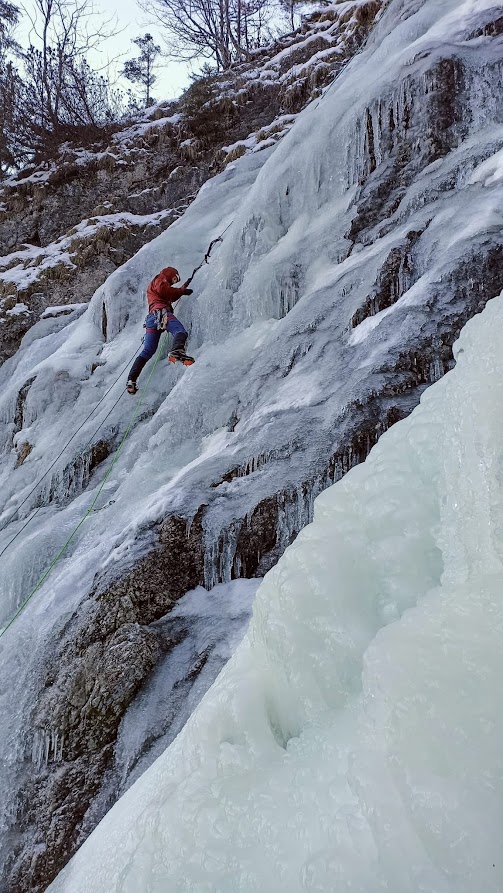 Eisklettern in Lüsens am Gasthausfall