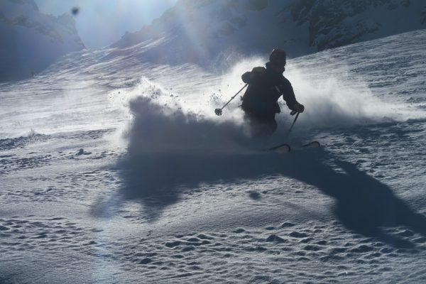 Powderabfahrt vom Gschnitzer Tribulaun